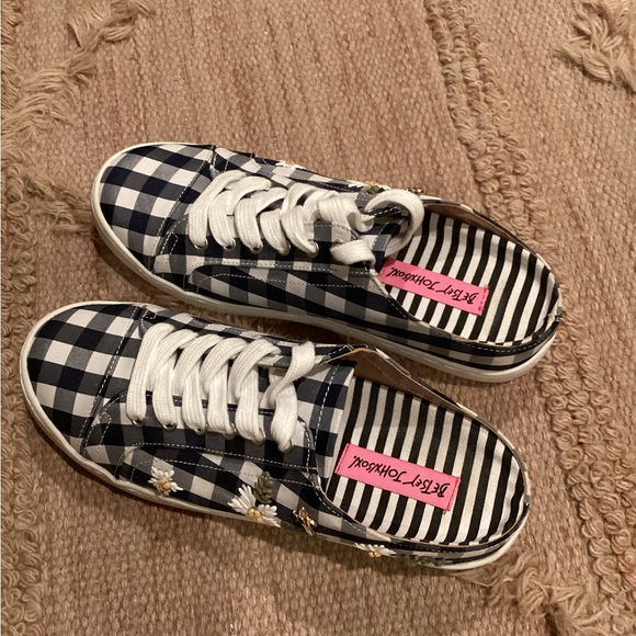 BETSEY JOHNSON EDNA BLACK WHITE CHECKERED BUMBLEBEE SLIP ON SNEAKERS SZ. 7.5 - Picture 7 of 10
